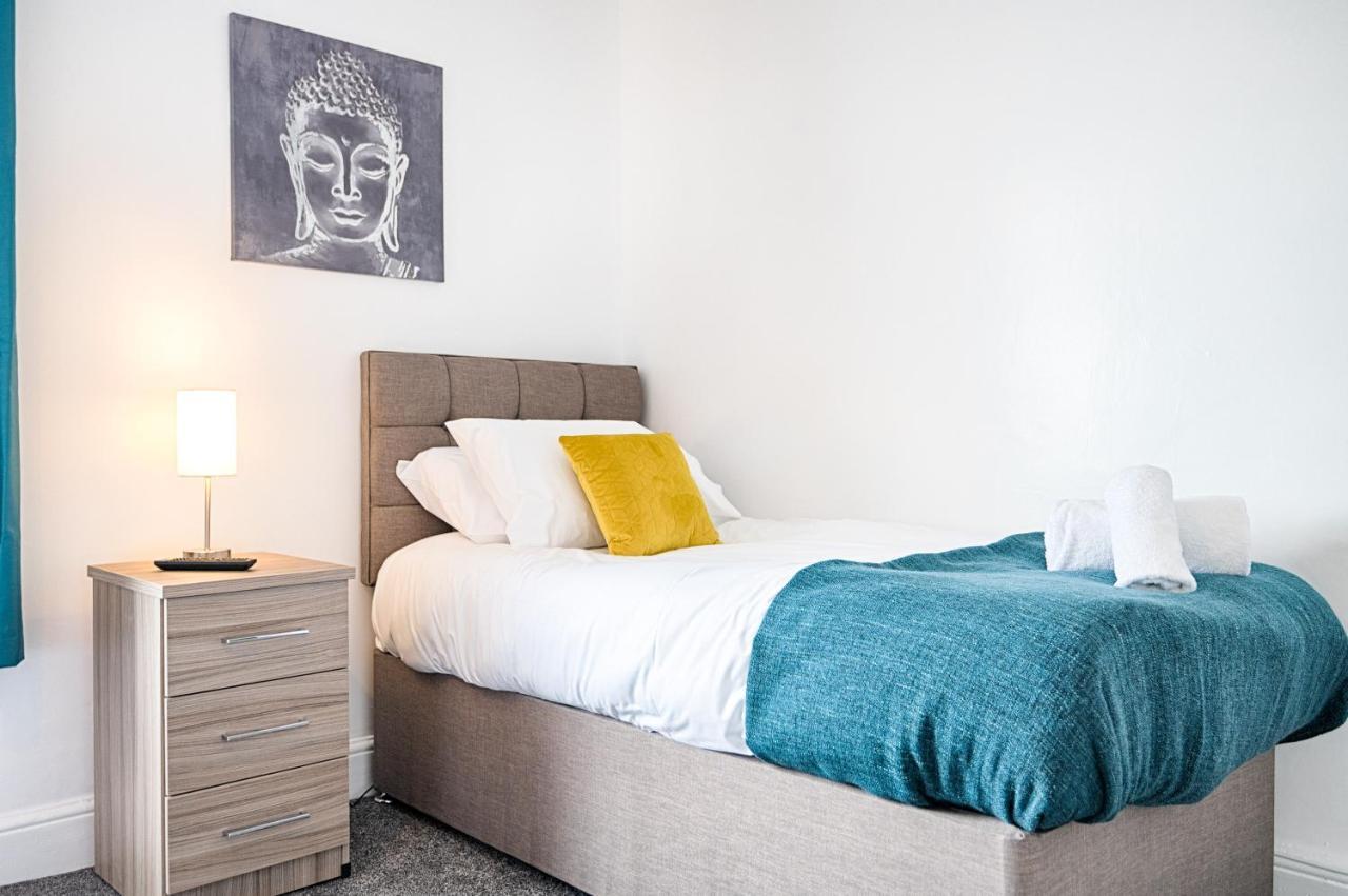 Chesshyre Accommodation - Tv In Every Bedroom! Swansea Bagian luar foto